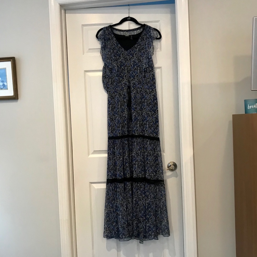 Gorgeous Elie Tahari 100% silk flowered maxi. Sz M